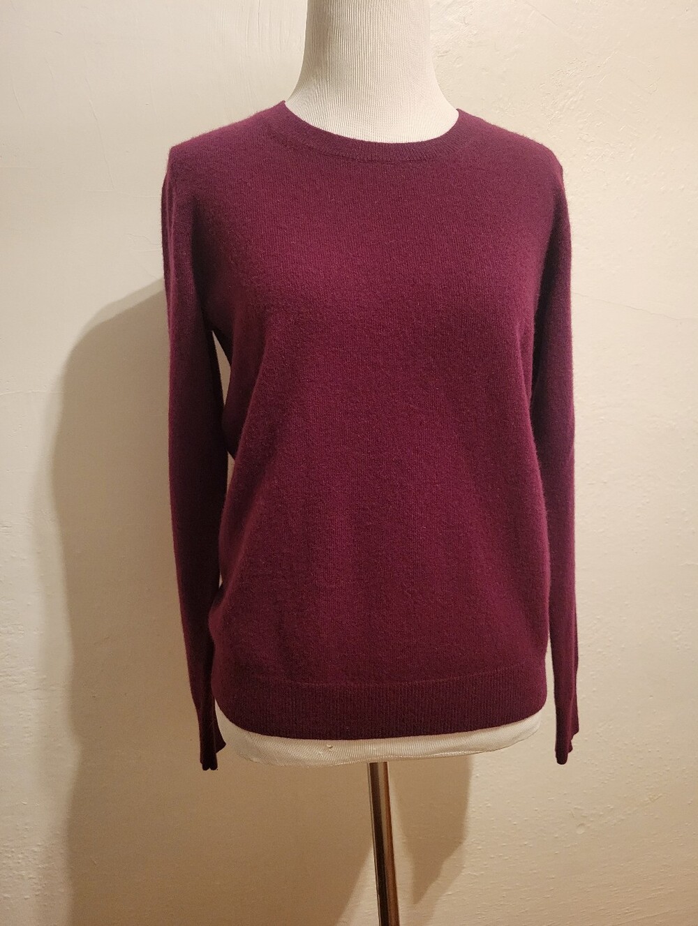 UNIQLO 100% Cashmere Sweater Red Wine Sz Small